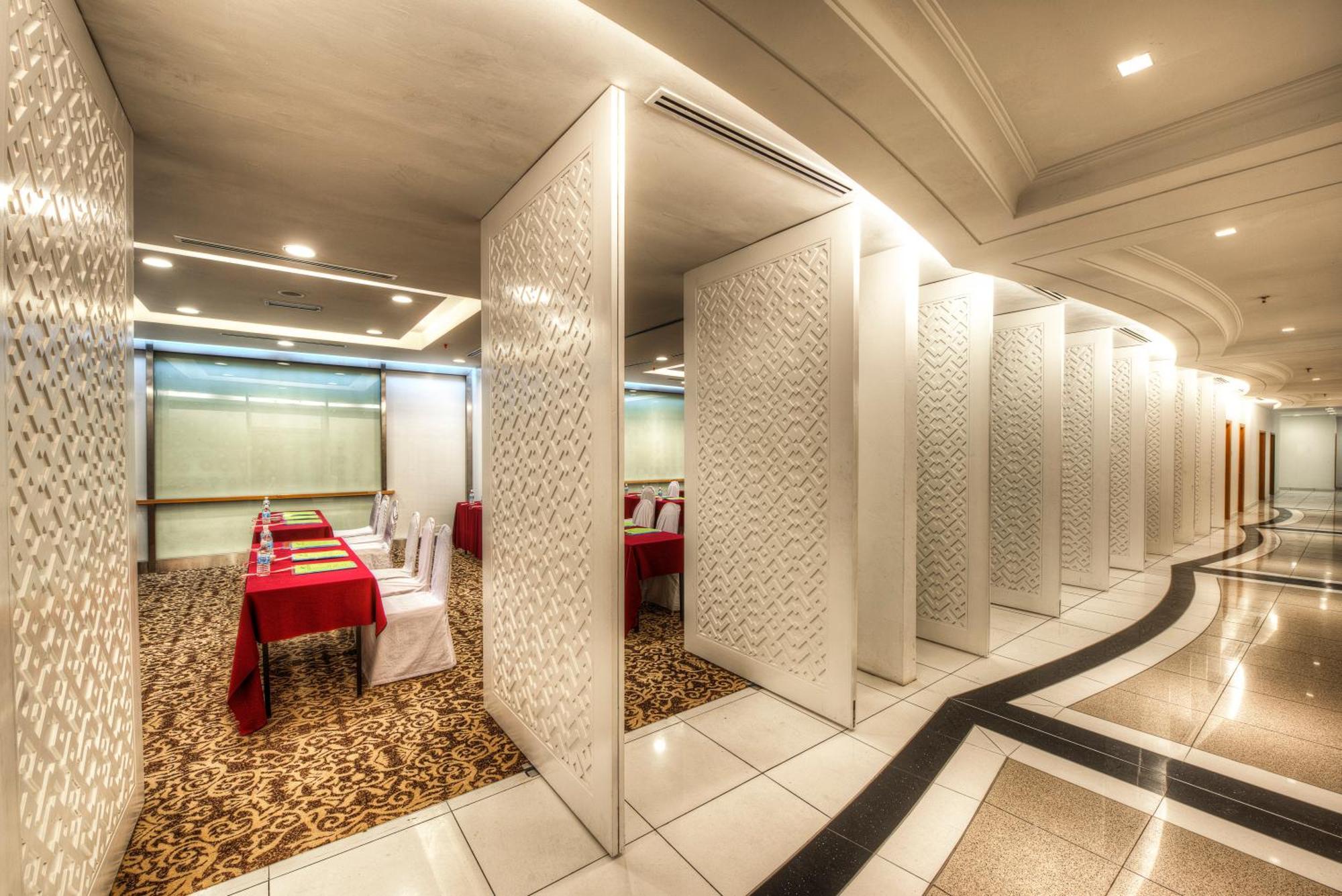 Raia Hotel Kota Kinabalu Exterior foto