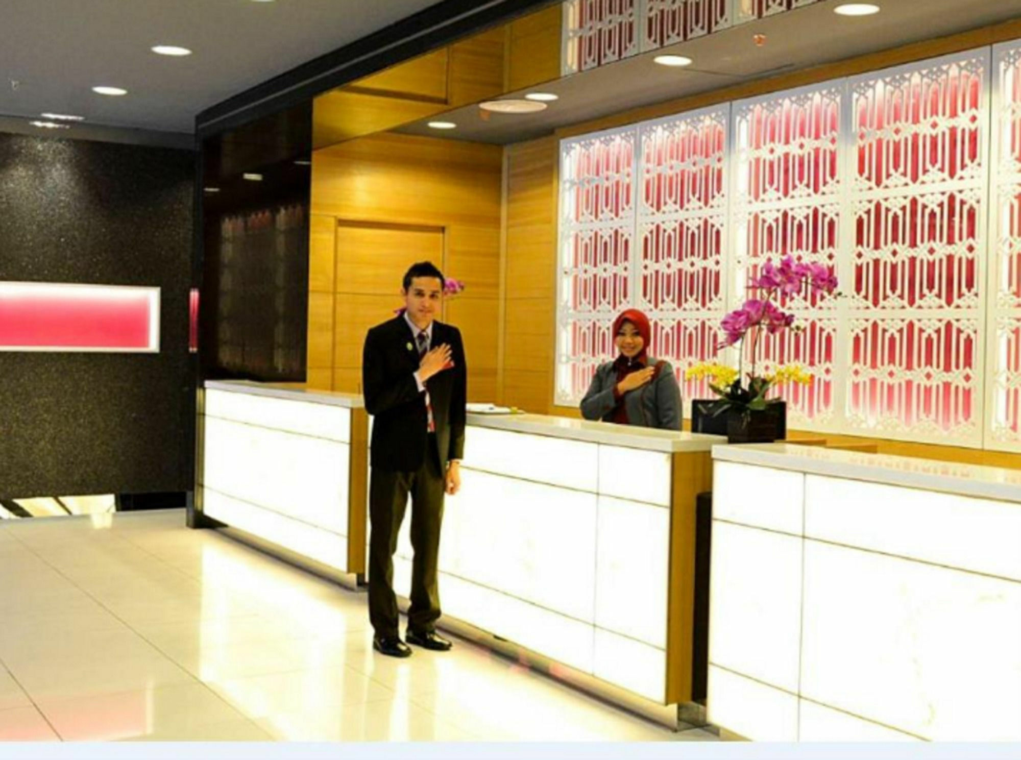Raia Hotel Kota Kinabalu Exterior foto
